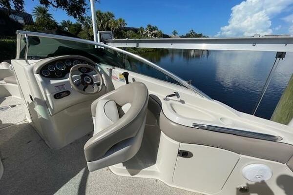 22ft Sea Ray Yacht For Sale