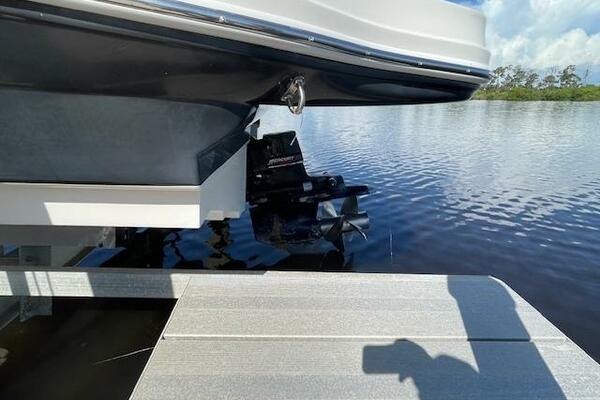 22ft Sea Ray Yacht For Sale