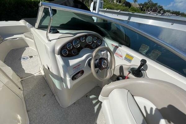 22ft Sea Ray Yacht For Sale