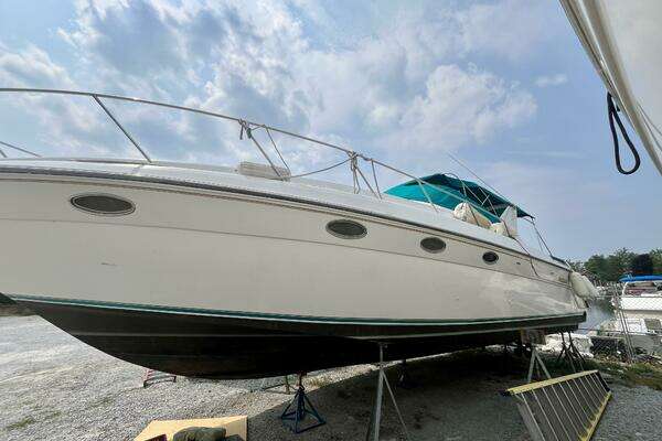 40-ft-Regal-1994-Commodore 400-Beaverton Ontario Canada yacht for sale