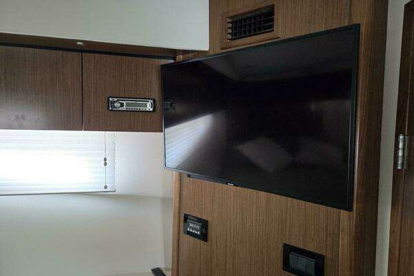 2016 Cruisers Yachts 41