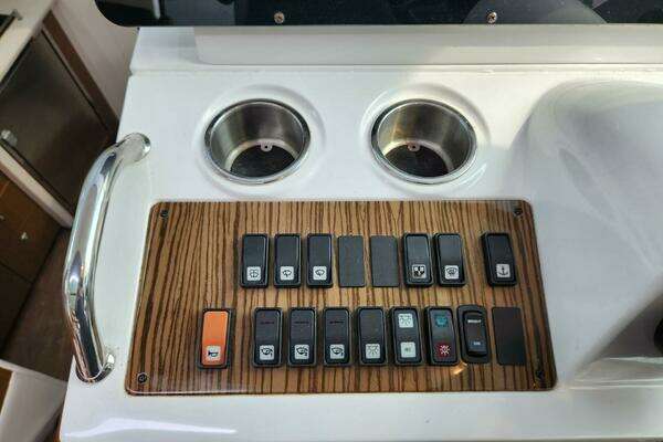 2016 Cruisers Yachts 41