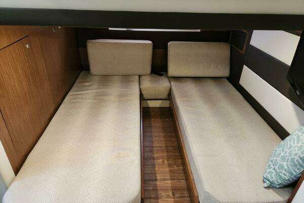 2016 Cruisers Yachts 41