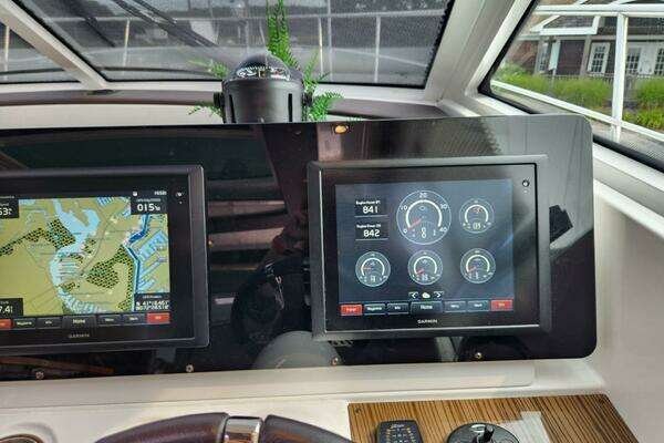 2016 Cruisers Yachts 41