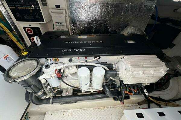 2016 Cruisers Yachts 41