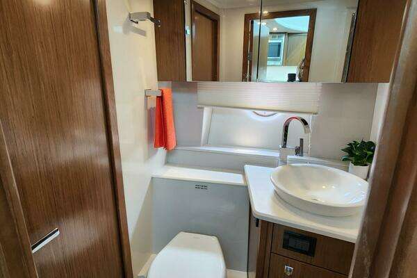 2016 Cruisers Yachts 41