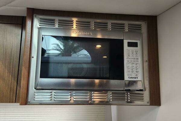 2016 Cruisers Yachts 41