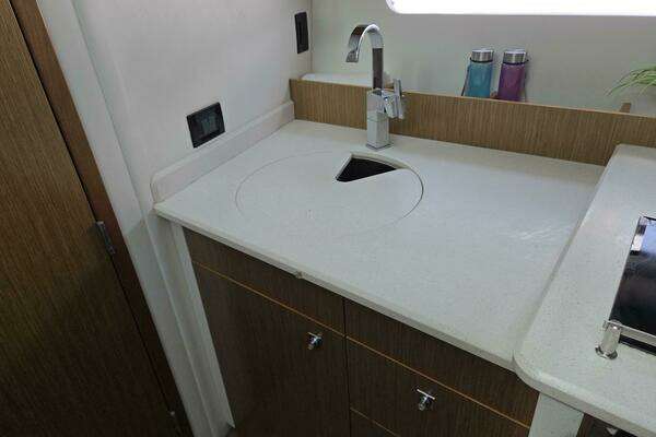 2016 Cruisers Yachts 41