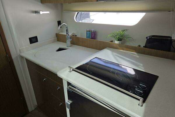 2016 Cruisers Yachts 41