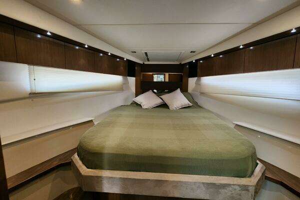 2016 Cruisers Yachts 41