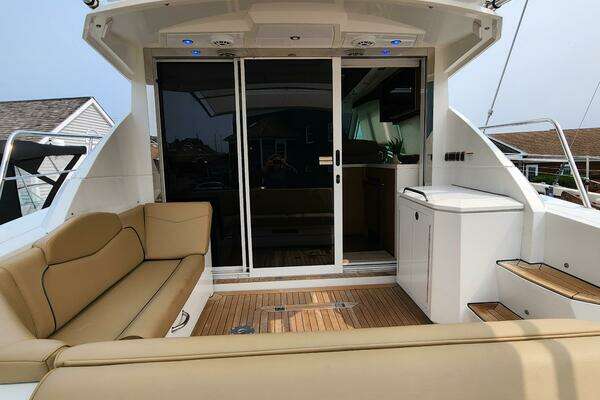 2016 Cruisers Yachts 41