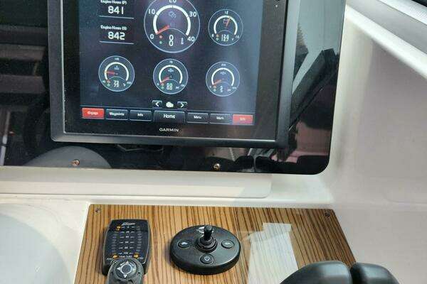 2016 Cruisers Yachts 41