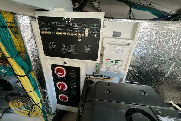 2016 Cruisers Yachts 41