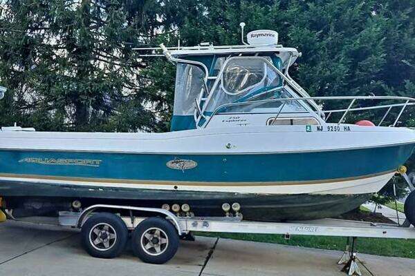 25-ft-Aquasport-2001-250 Explorer-Shawcrest New Jersey United States yacht for sale