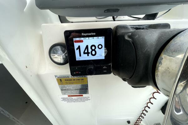 25ft Aquasport Yacht For Sale