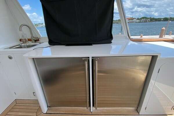 2003 New England Boatworks 91