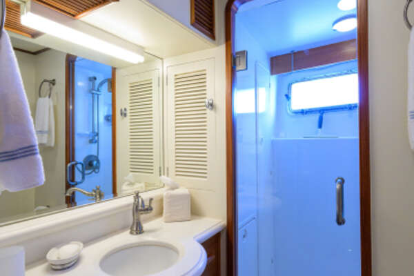 2003 New England Boatworks 91