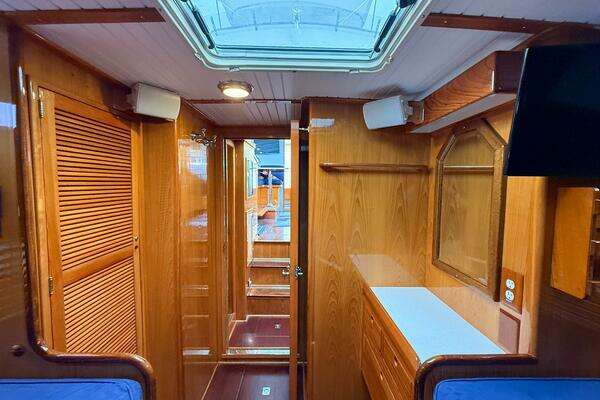 Wilbur 38 Yacht For Sale
