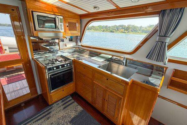 Wilbur 38 Yacht For Sale