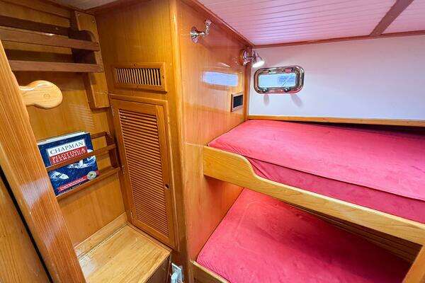Wilbur 38 Yacht For Sale