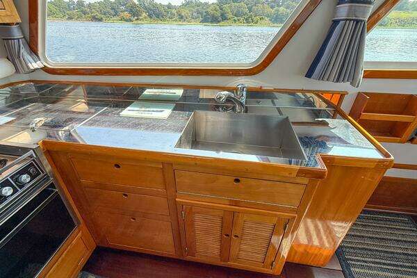 Wilbur 38 Yacht For Sale