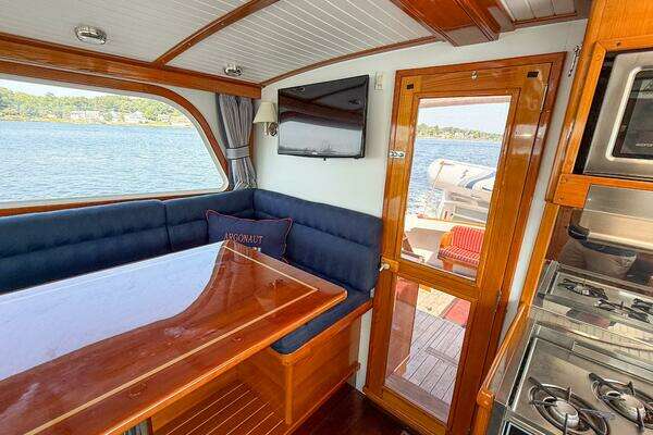 Wilbur 38 Yacht For Sale
