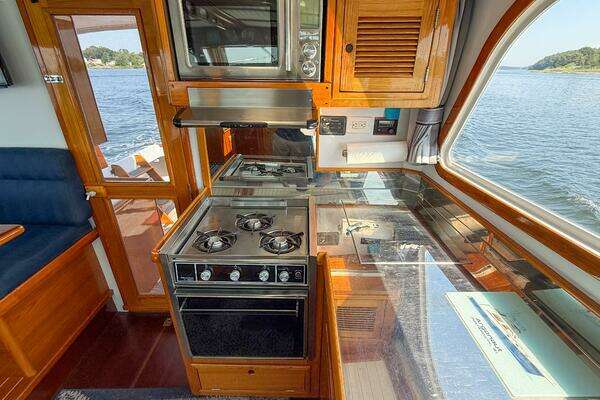 Wilbur 38 Yacht For Sale