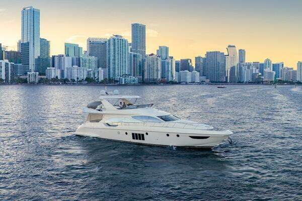 2012 Azimut 70