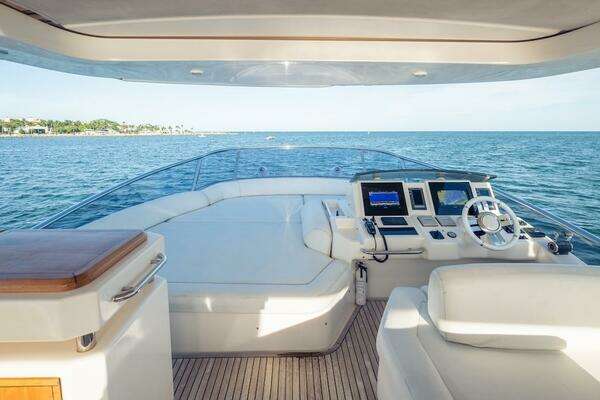 2012 Azimut 70