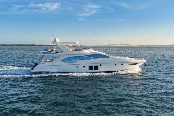 2012 Azimut 70