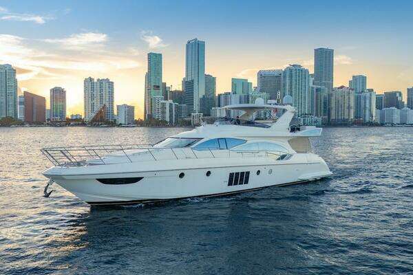 2012 Azimut 70
