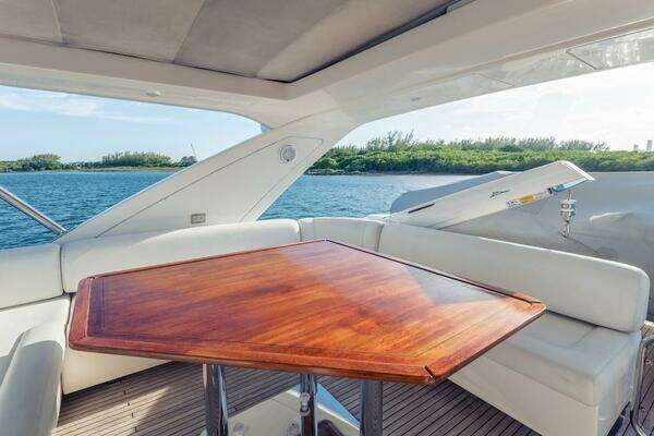 2012 Azimut 70