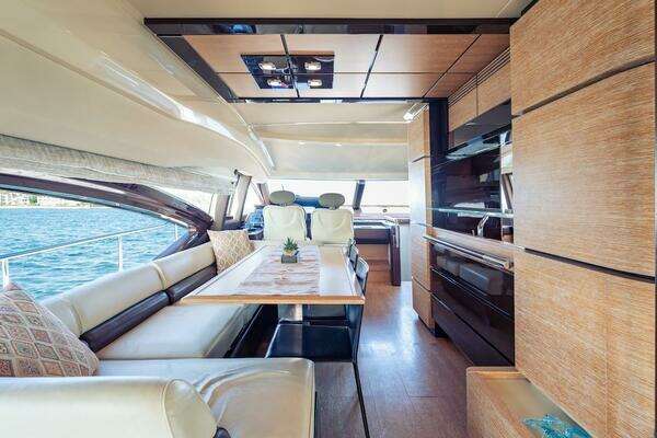 2012 Azimut 70
