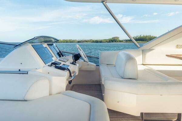2012 Azimut 70