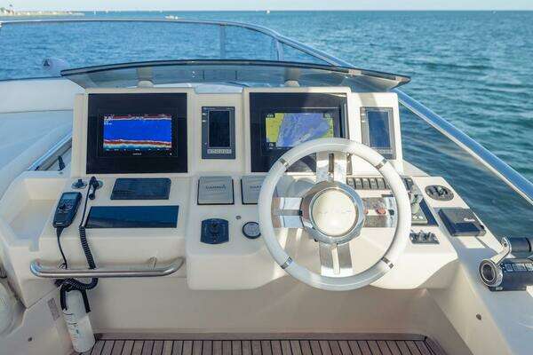 2012 Azimut 70
