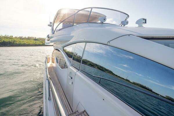2012 Azimut 70