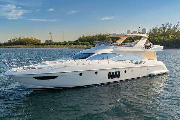2012 Azimut 70
