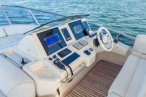 2012 Azimut 70