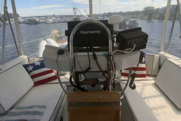 Photo of the 1990 Irwin  "FREE SPIRIT"