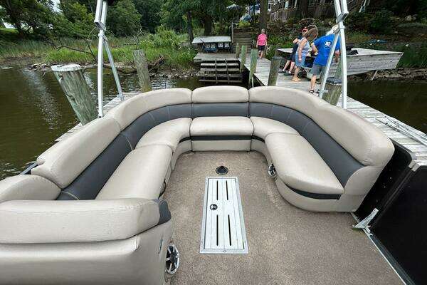 Photo of the 2013 Premier 250 S-Series