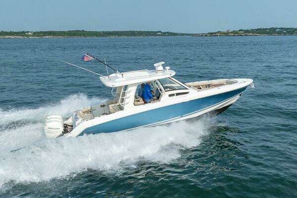2019 Boston Whaler 35