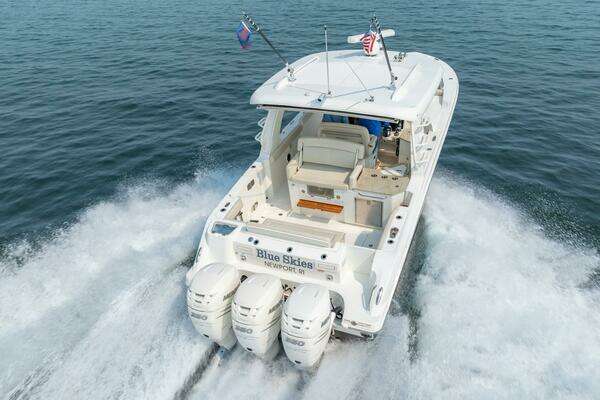2019 Boston Whaler 35