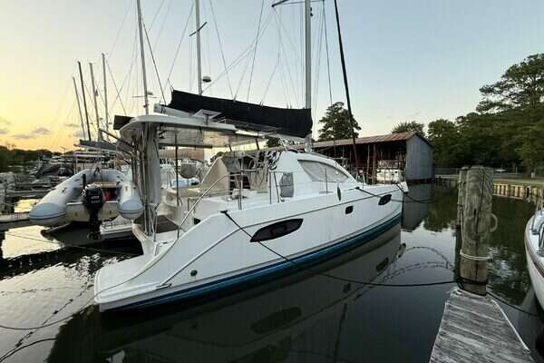 37-ft-Leopard-2010-Deltaville yacht for sale