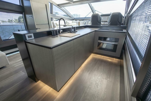 2023 Pearl 72