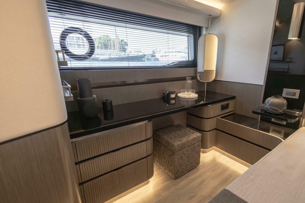 72ft Pearl Yacht For Sale