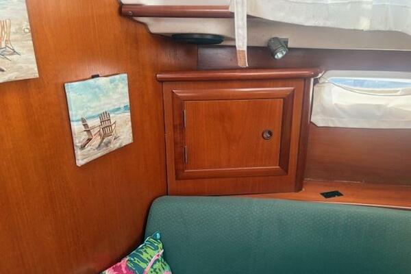 Cricket 33ft Beneteau Yacht For Sale