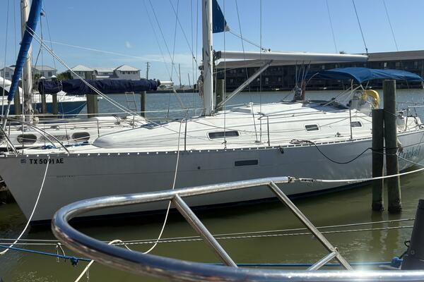 Cricket 33ft Beneteau Yacht For Sale