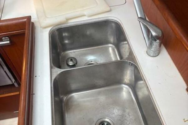 Cricket 33ft Beneteau Yacht For Sale