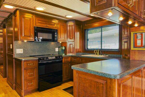 2002 Trawler 72