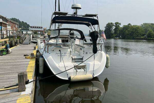 Photo of the 2004 Hunter 41